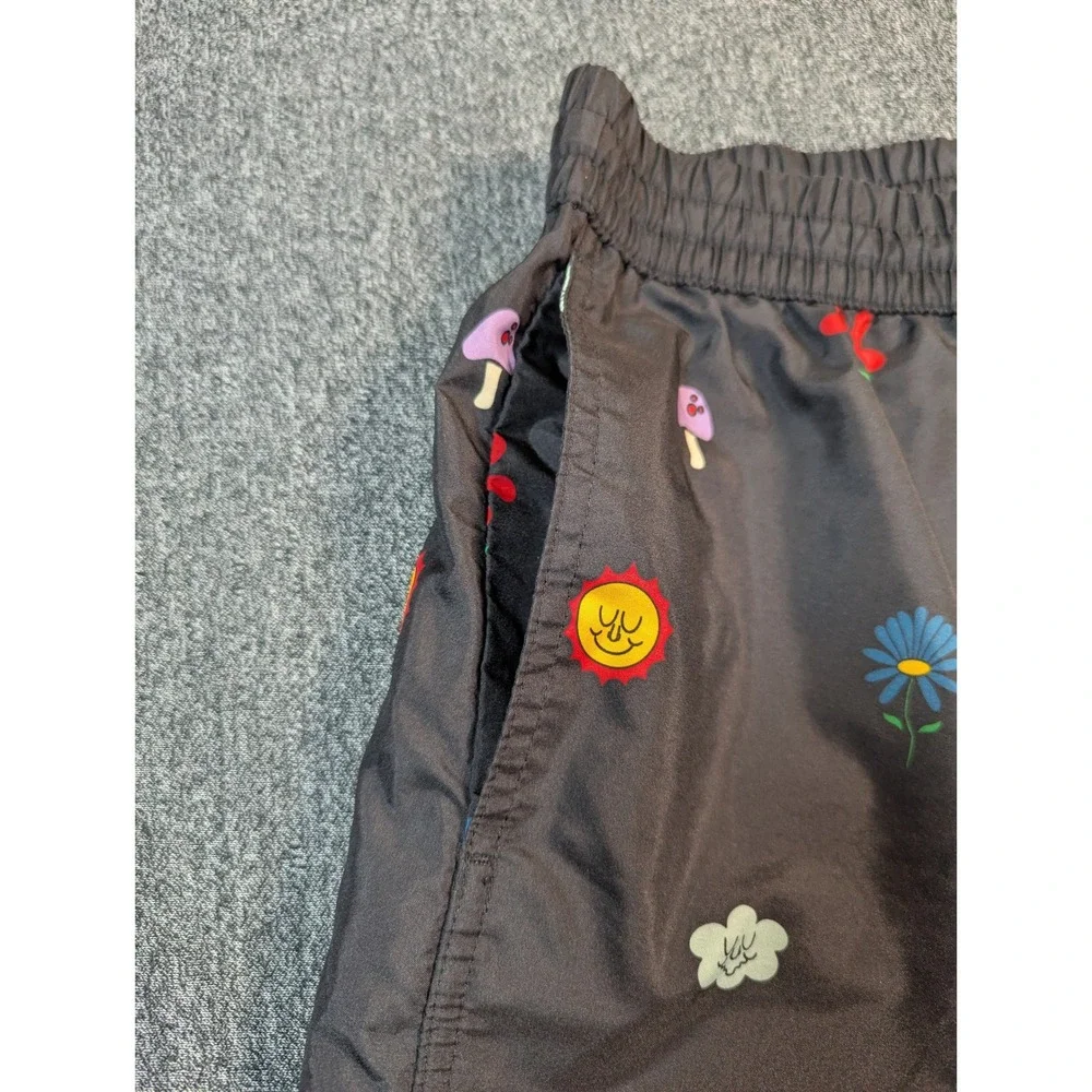 Vans Mens Large Black Mushroom Flower Sun Print Elastic Waist Mesh Lined Shorts